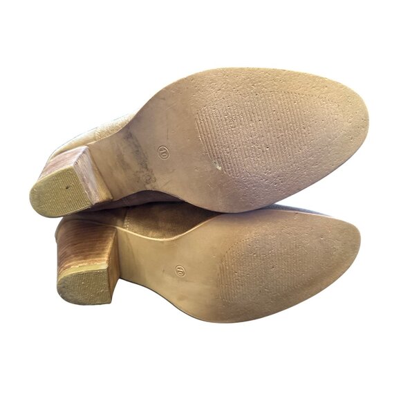 Charles by Charles David Suede Chelsea Ankle Boots Beige Heel sz 10 - Picture 6 of 7